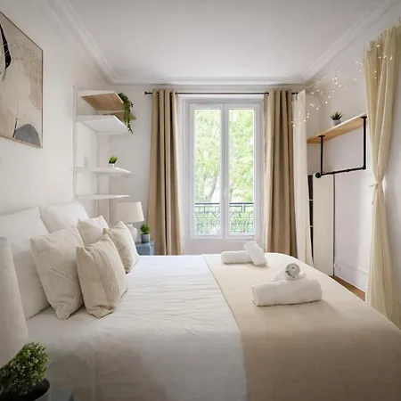 Spacieux De 2 Pieces A Montmartre 아파트