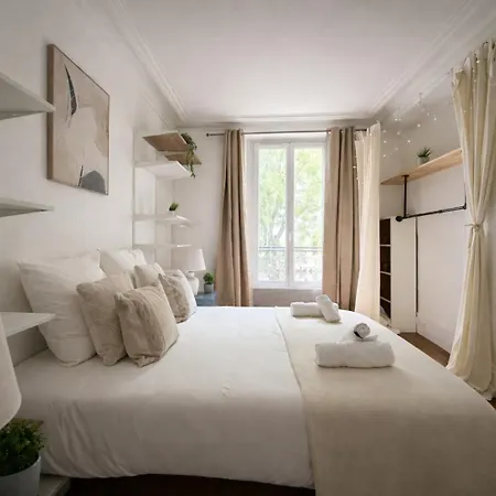 아파트 Spacieux De 2 Pieces A Montmartre