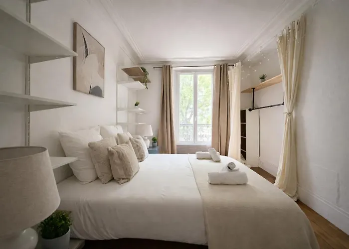 아파트 Spacieux De 2 Pieces A Montmartre